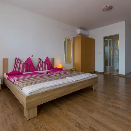 With Swimming Pool Dramalj, Crikvenica - 5551 Апартаменты