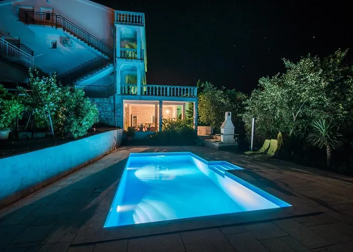 With Swimming Pool Dramalj, Crikvenica - 5551 شقة